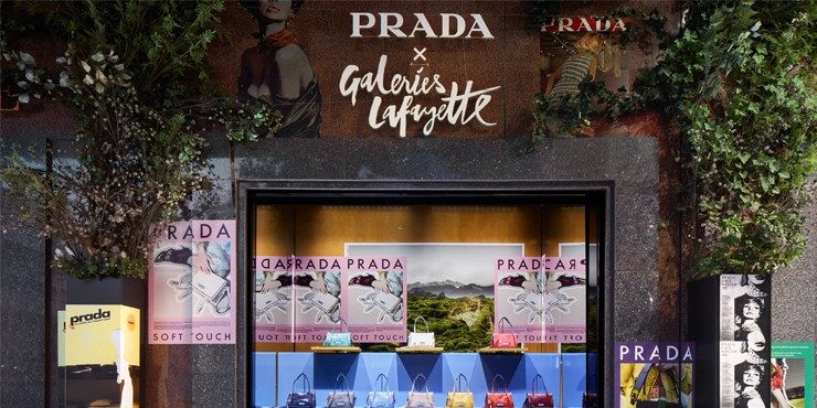 Prada открывает два уникальных поп-ап магазина в парижском универмаге Galeries Lafayette