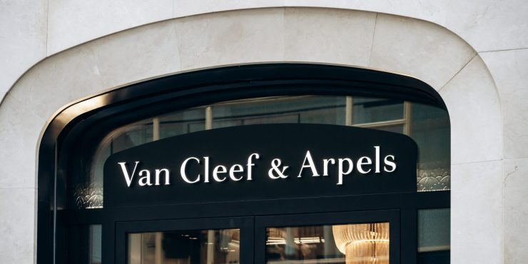 Почему украшения Van Cleef & Arpels тесно связаны с удачей