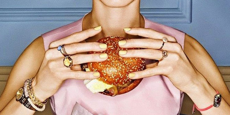 Модная еда или съедобная мода? Как пирожные и булки хлеба вдохновляют дизайнеров