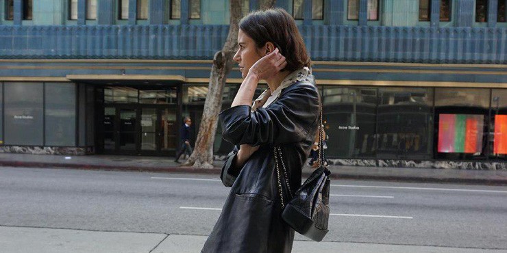 8 способов носить кожаную куртку как подружка рок-звезды