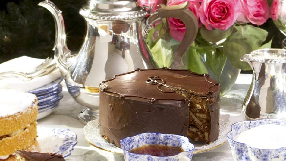 Какой торт обожает и берет с собой в поездки королева Елизавета II