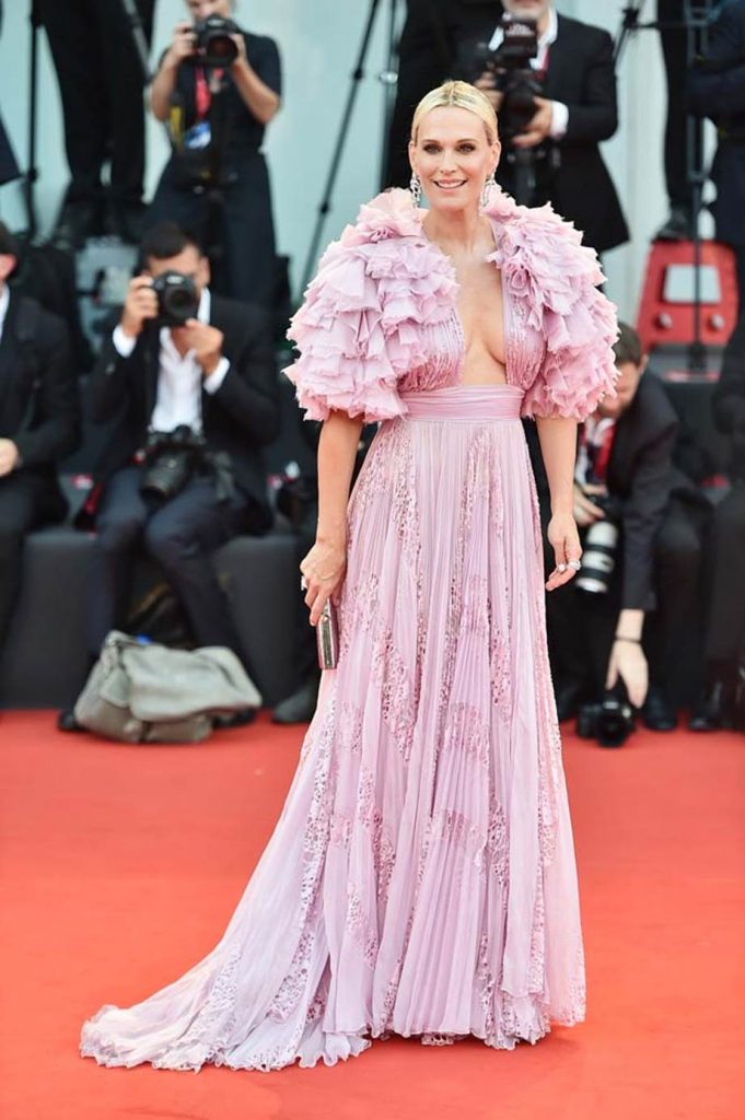 Второй день венецианского кинофестиваля: платья в пол против рубашки на голое тело