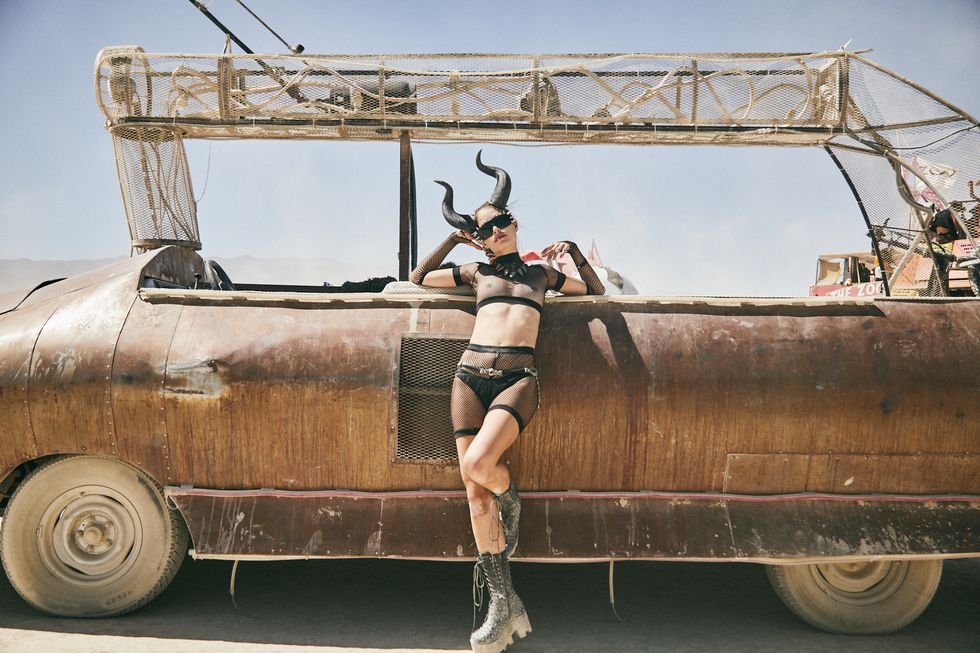 С другой планеты: самые безумные образы с фестиваля Burning Man 2019