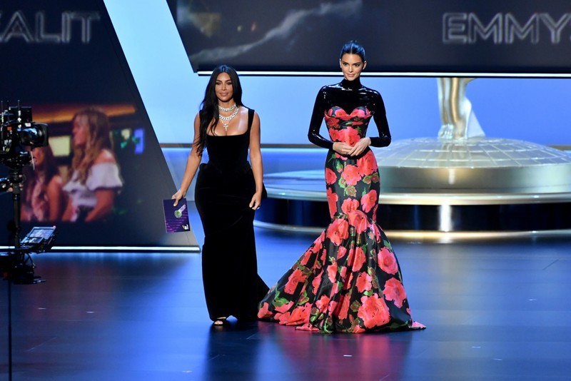 Ким Кардашьян и Кендалл Дженнер опозорились на церемонии «Эмми» 2019