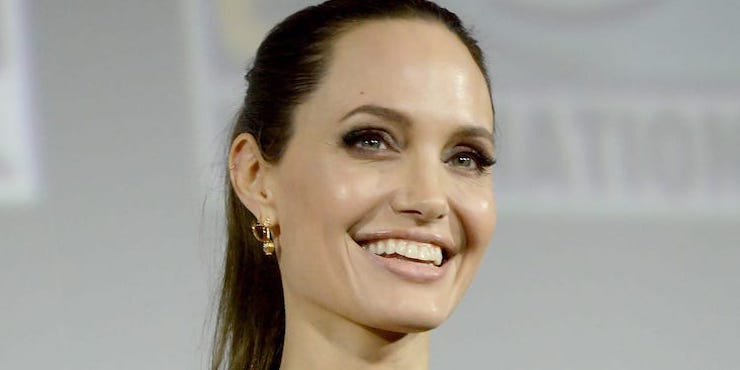 Анджелина Джоли стала блондинкой ради фильма «Вечные»