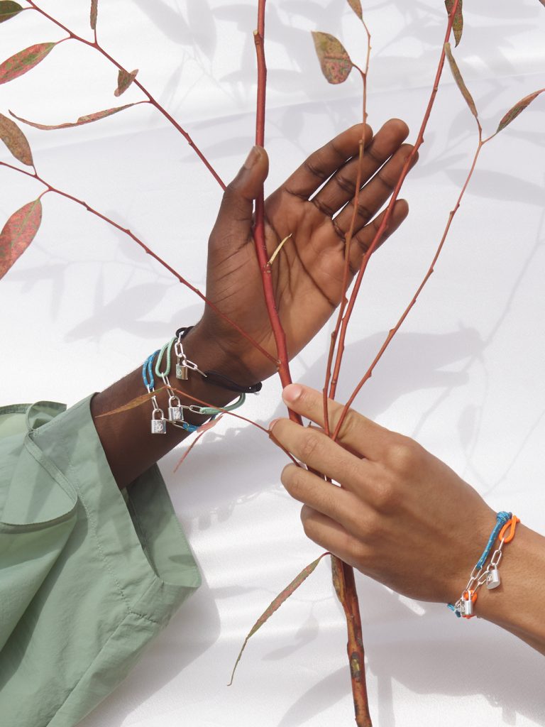 Вирджил Абло разработал браслет для Louis Vuitton и UNICEF