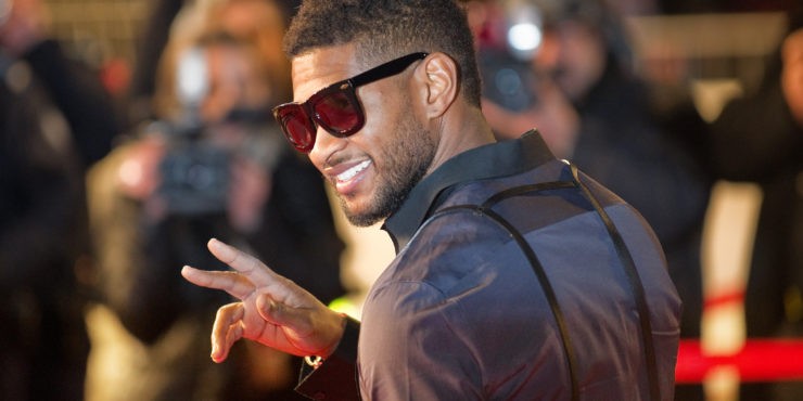 Usher показал лицо новорожденной дочки и рассказал историю ее появления на свет