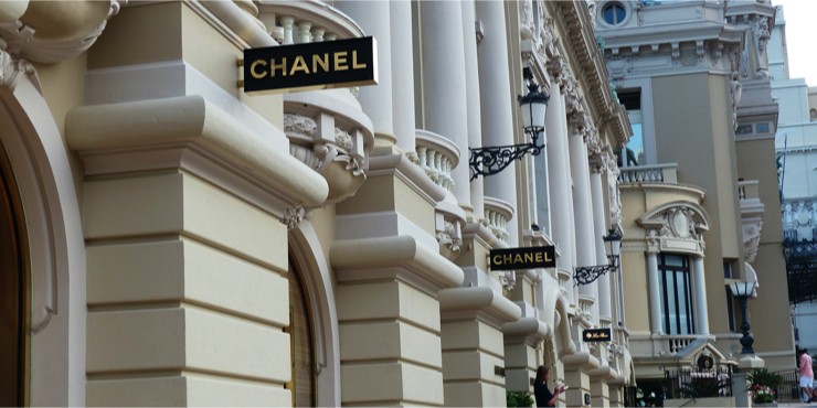 По стопам бабушки: Кто стал новым лицом марки Chanel?