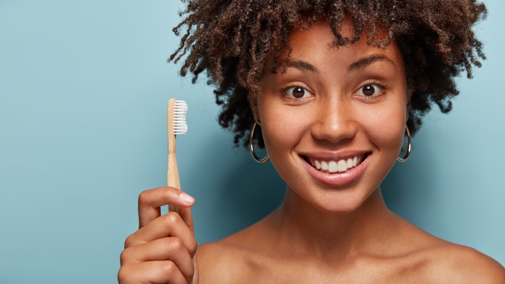 7 вредных привычек, которые портят ваши зубы