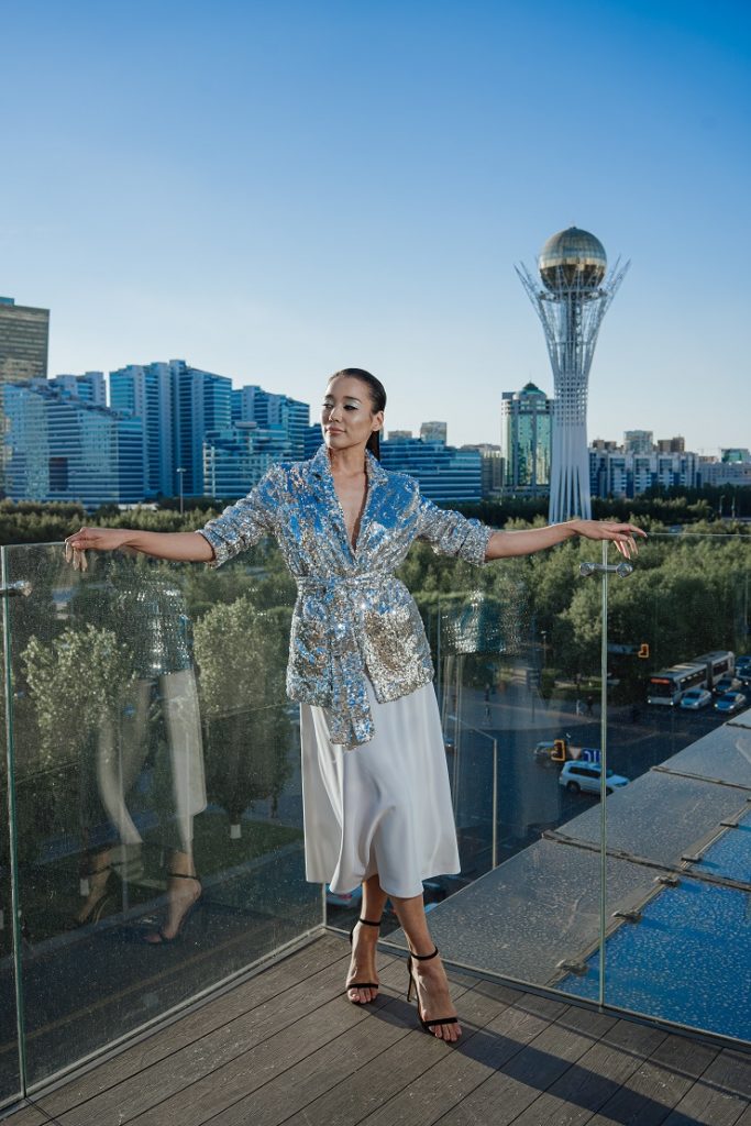 Сакен Жаксыбаев представил новую коллекцию ZhSaken Resort 2021 в Нур-Султане