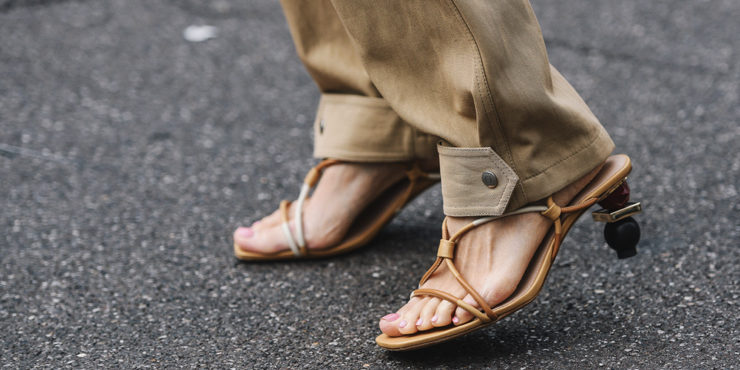 Где приобрести самые стильные сандалии этого лета?