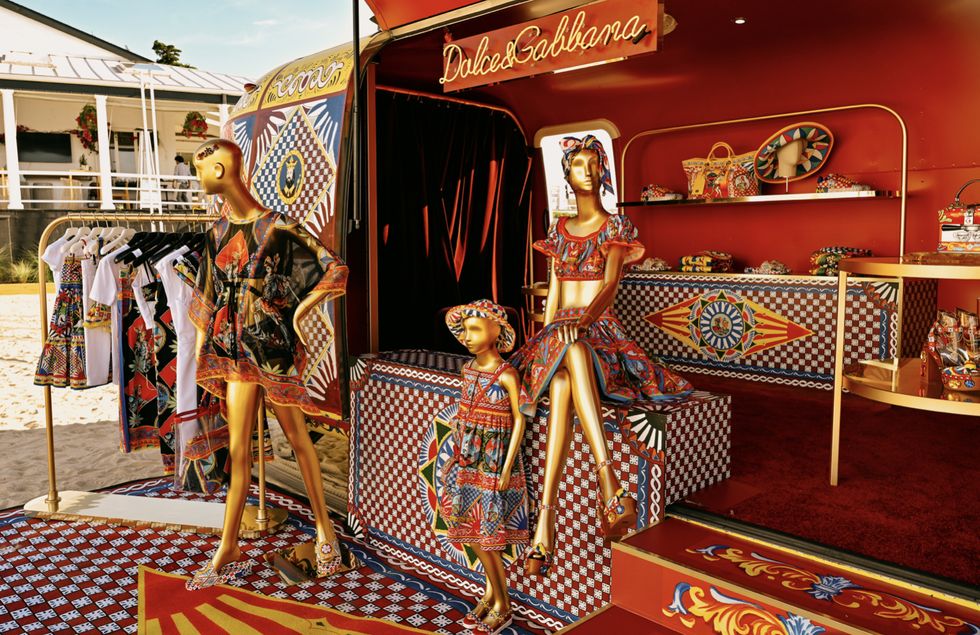 Dolce & Gabbana открыли передвижной поп-ап-магазин в США