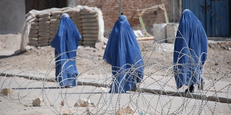 Власть талибов: как теперь будут жить афганские женщины и девочки?