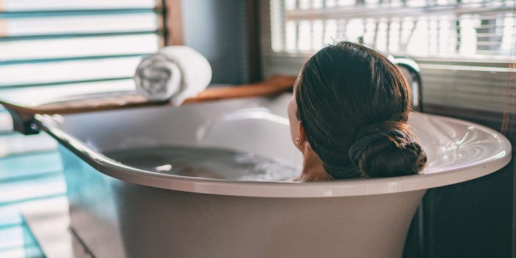 Горячая ванна — отличный способ избавиться от стресса
