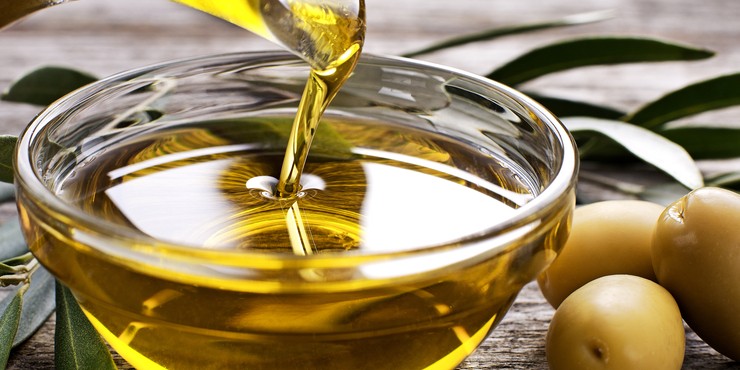 Полезно ли оливковое масло в уходе за кожей?