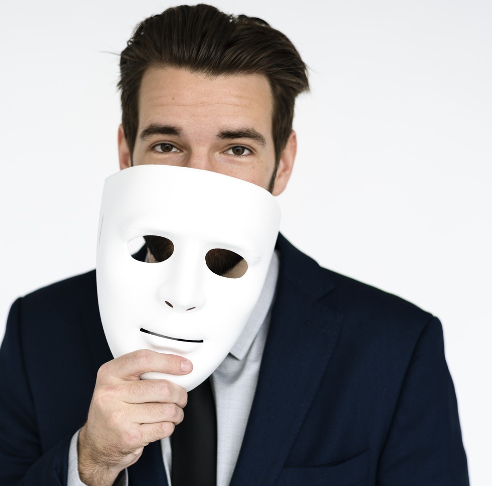 Какие маски носят мужчины согласно знаку зодиака?