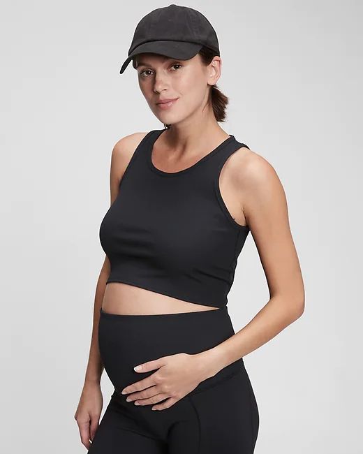 Тренировки разрешаются: удобная спортивная одежда для беременных