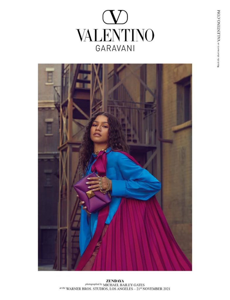 Зендая стала главной героиней солнечной кампании Valentino