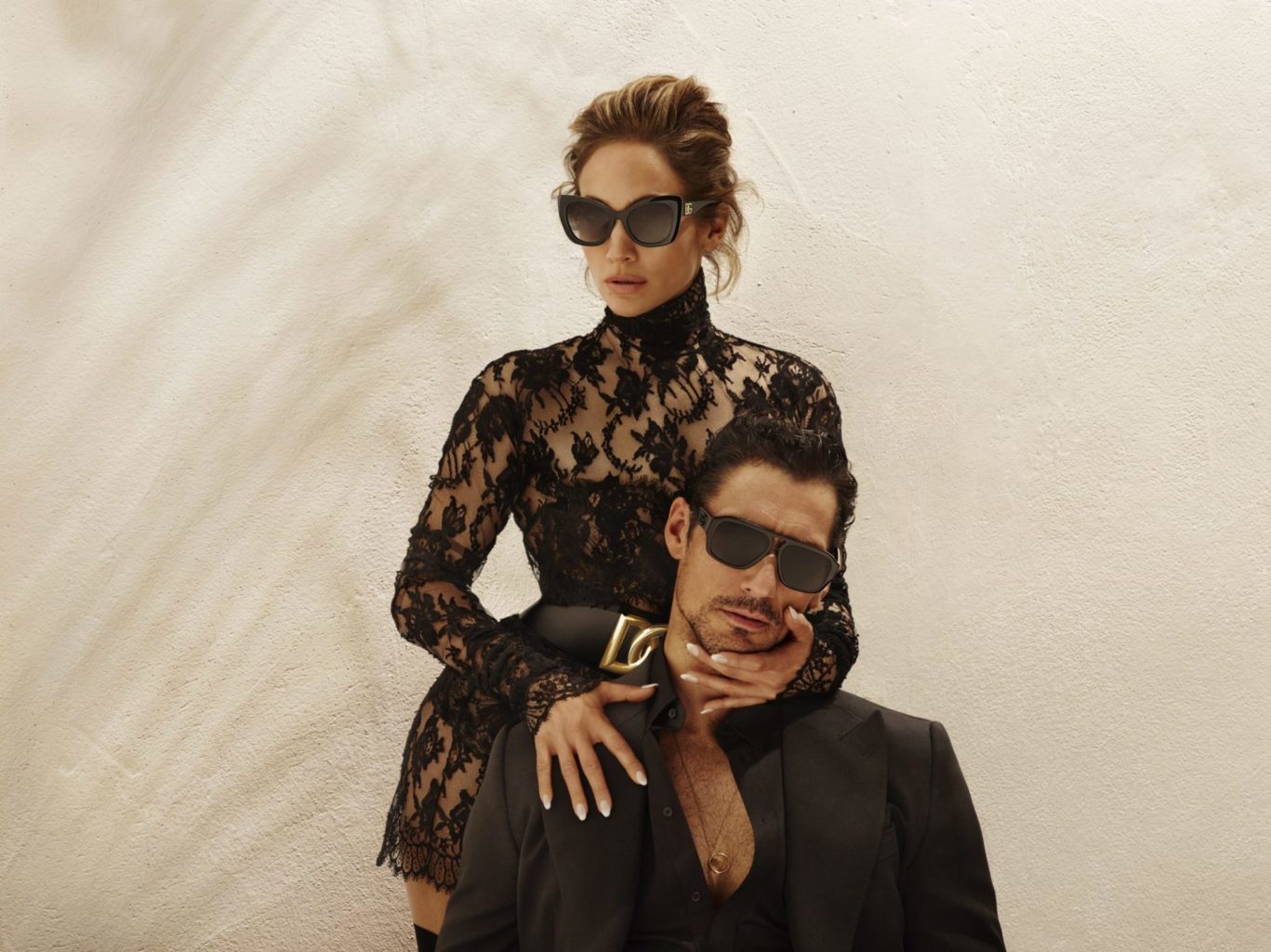 Так сексуально рекламировать очки может только она: Дженнифер Лопес снялась в чувственной кампании Dolce & Gabbana
