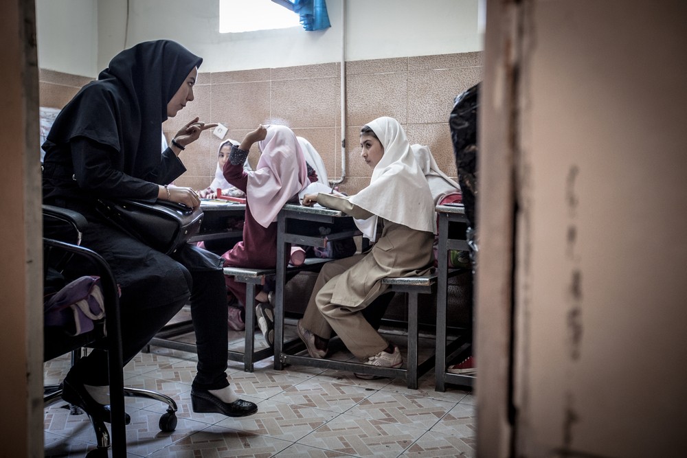 Афганские школьницы больше не смогут учиться: к чему это все приведет?