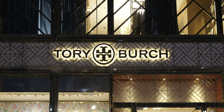 Кто стал лицом бренда Tory Burch?