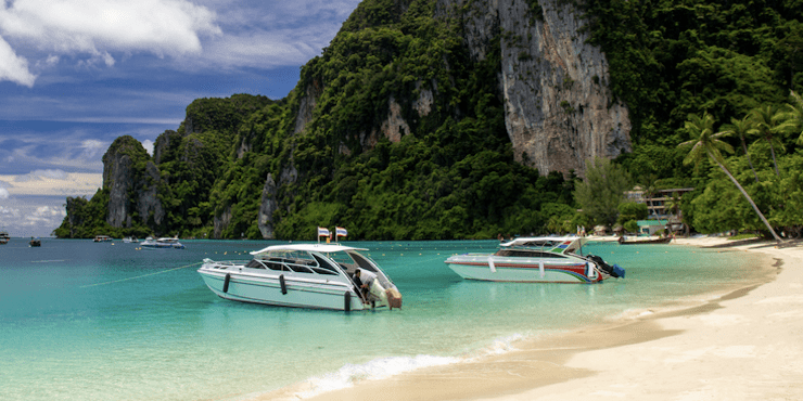 Таиланд будет пускать невакцинированных туристов