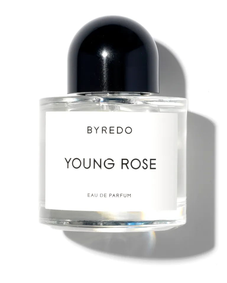 "Хоть розой назови ее, хоть нет": нежные парфюмы, на которые стоит обратить внимание