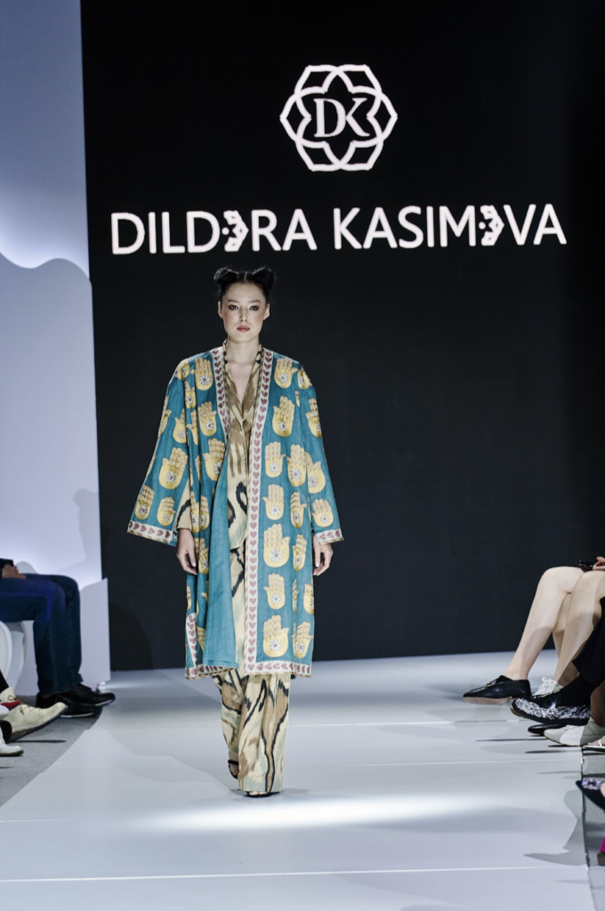 Обращение к своим корням и поиски вдохновения в искусстве: второй день Visa Fashion Week Almaty