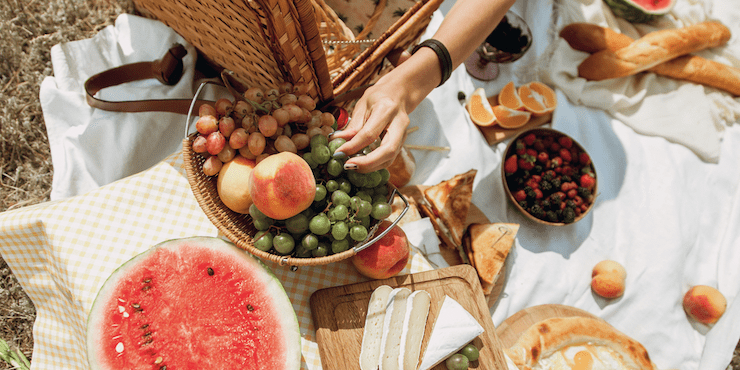 Еда и вино: три идеальных сочетания для пикника