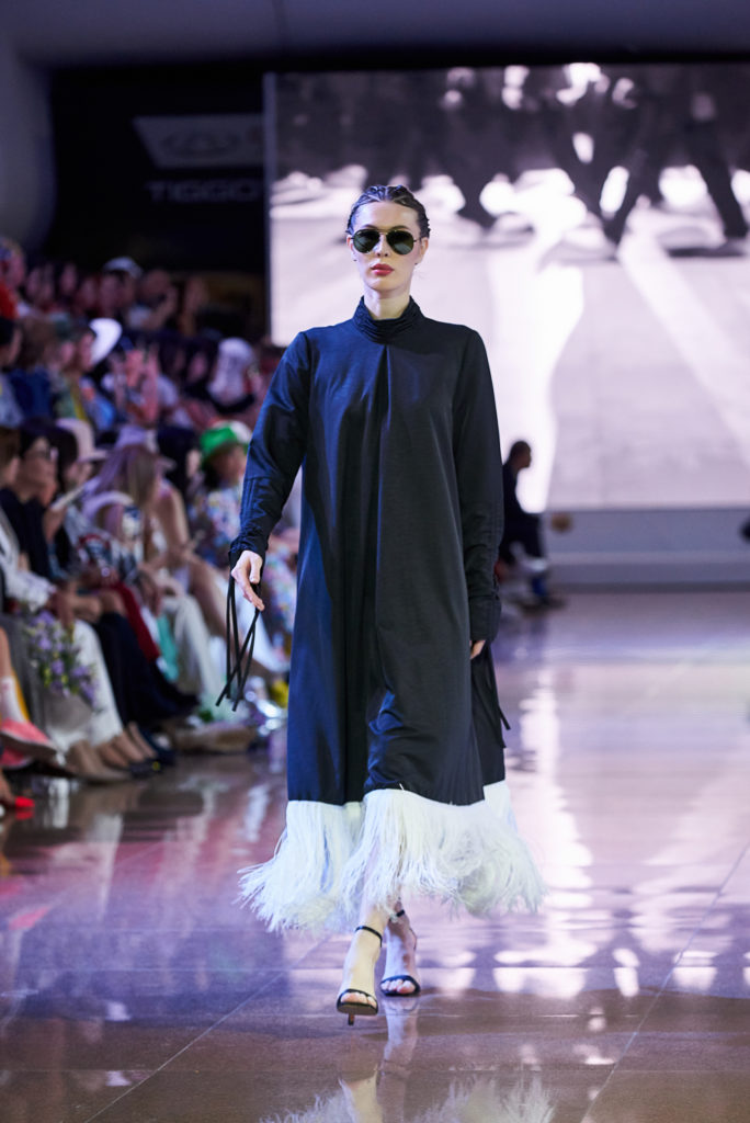 Рога, фуксия (не опять, а снова) и акцент на национальные мотивы в коллекциях Kazakhstan Fashion Week