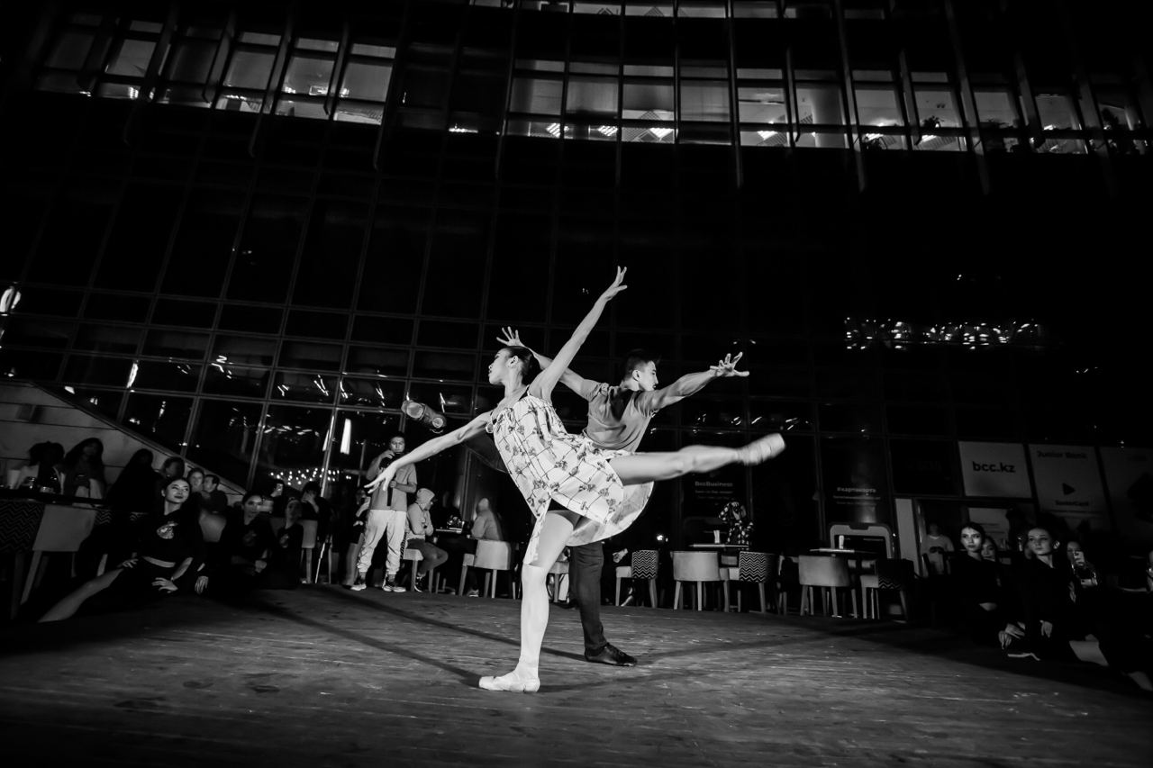 Fashion-балет NIET Айнур Турисбек: модные плие в атмосфере светского вечера