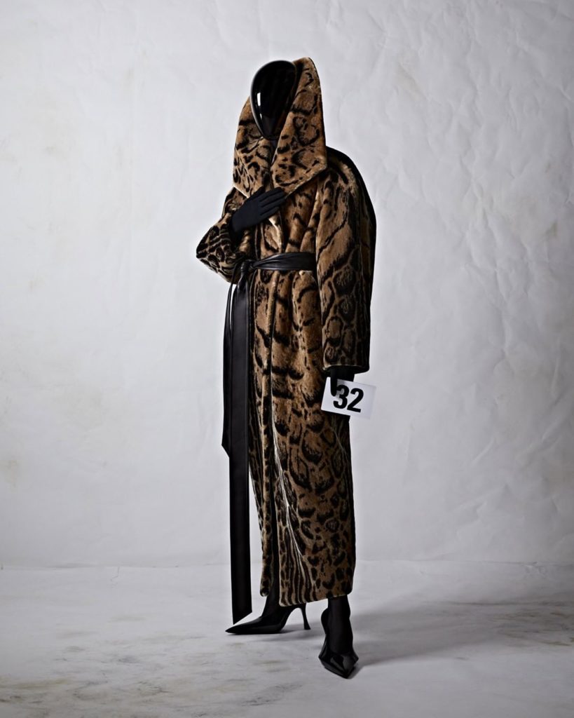Неделя Высокой моды в Париже: Ким Кардашьян на подиуме Balenciaga и "беременные" корсеты Jean Paul Gaultier