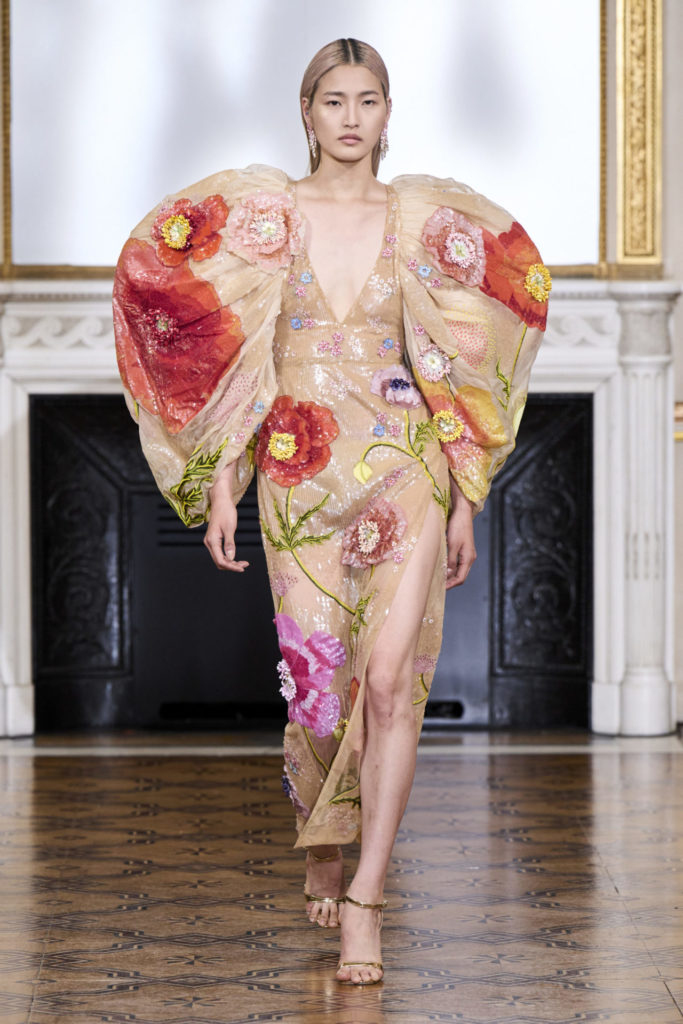 Неделя Высокой моды в Париже: юбилей Giambattista Valli и залитые золотом платья Rahul Mishra