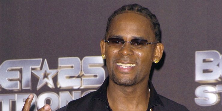 Осужденный за изнасилования R.Kelly станет отцом