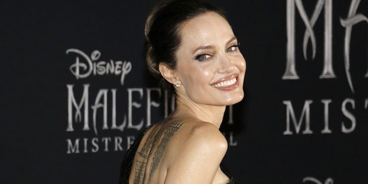 Вот так весело Анджелина Джоли отметила поступление дочери в колледж