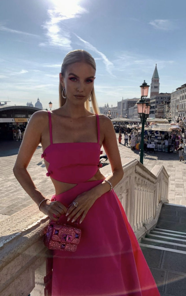 Венецианский кинофестиваль 2022: Barbiecore от Valentino и другие звездные выходы