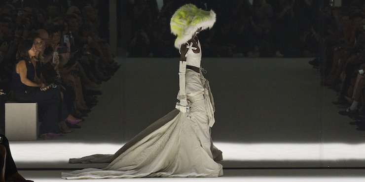 Неделя моды в Нью-Йорке: «бабочки» на сосках, «долларовое» платье и 25-летие Fendi Baguette