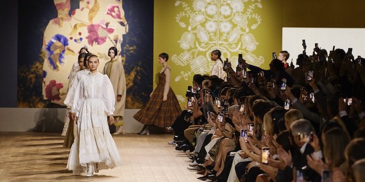 Где посмотреть показ коллекции Dior весна-лето 2023?