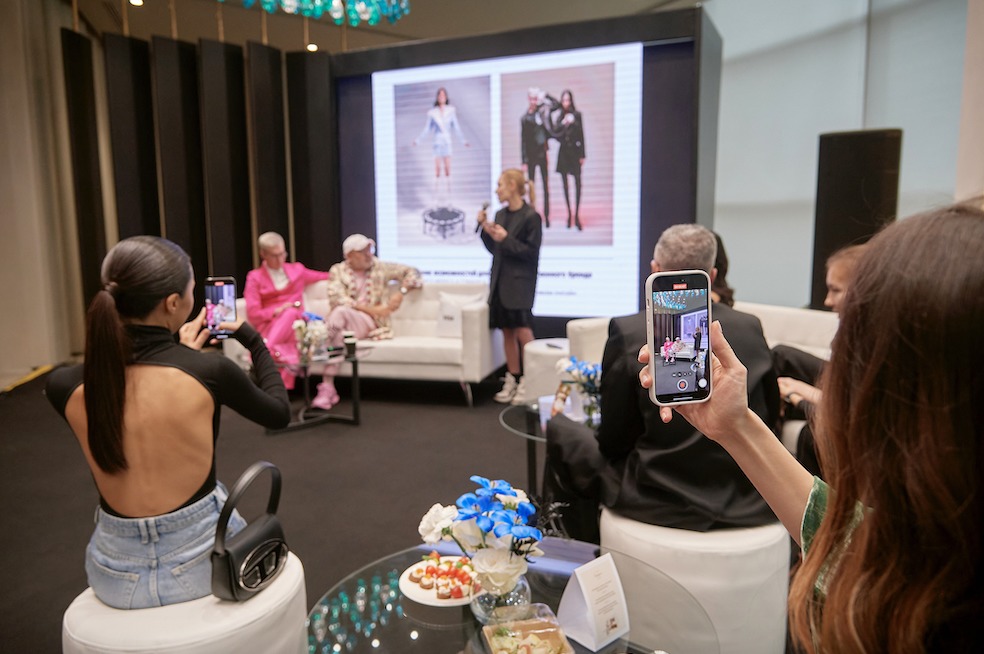 Что делает бренд Made in Kazakhstan узнаваемым на мировой арене? Этот и другие вопросы эксперты обсудили в рамках public talk VI сезона Visa Fashion Week Almaty