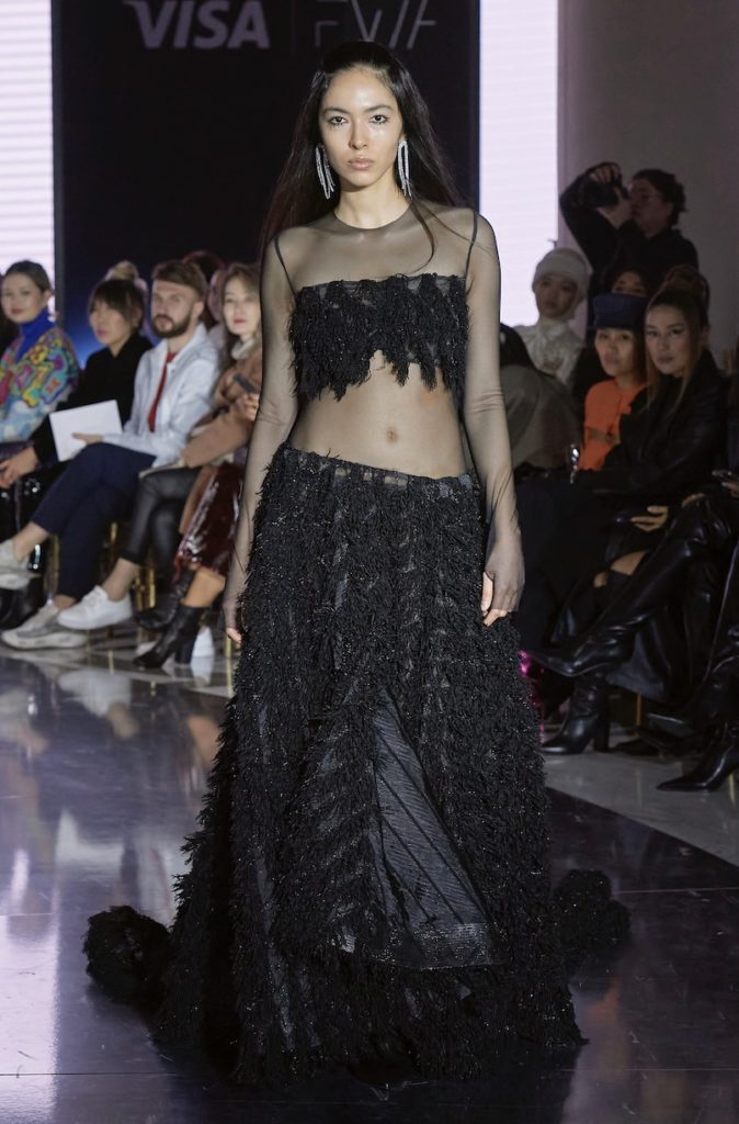 Обнаженные модели и кэтсьюты, которые бы оценила Ким Кардашьян: таким был второй день Visa Fashion Week Almaty