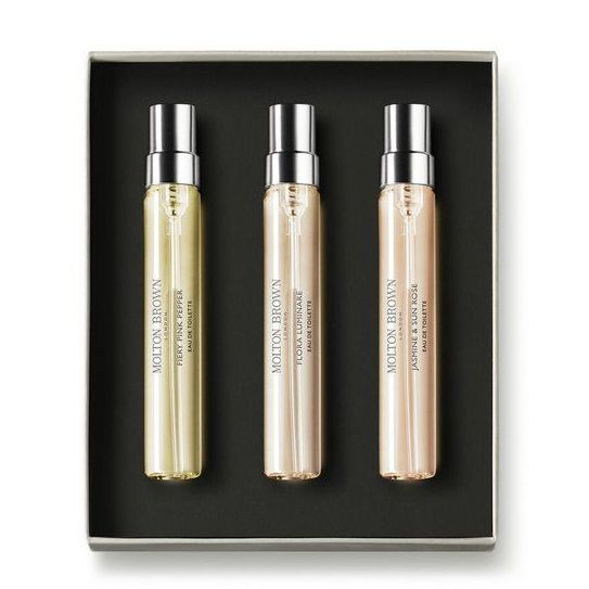 Еще одна идея новогоднего подарка - парфюмерные наборы. Мы знаем, где их искать