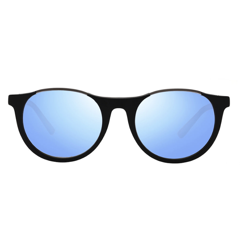 Классика жанра (и современного стиля) - черные солнцезащитные очки