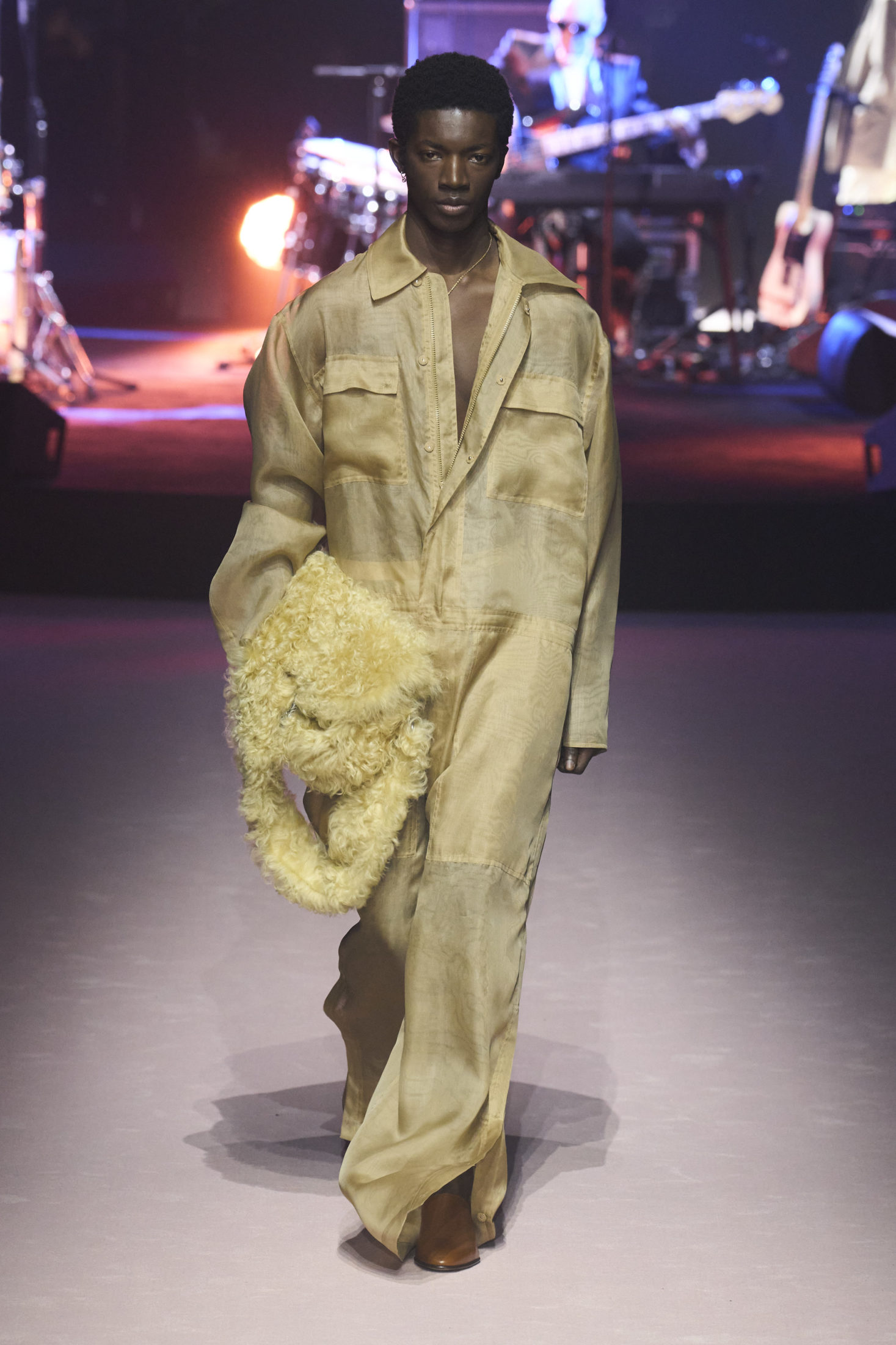 Gucci Menswear осень-зима 2023 - коллекция, созданная уже без участия Алессандро Микеле