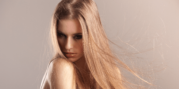 Как безопасно обесцветить волосы в домашних условиях?
