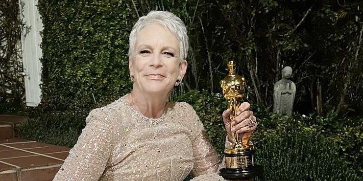 Вы взорветесь от смеха, увидев, рядом с чем Джейми Ли Кертис поставила свой «Оскар»