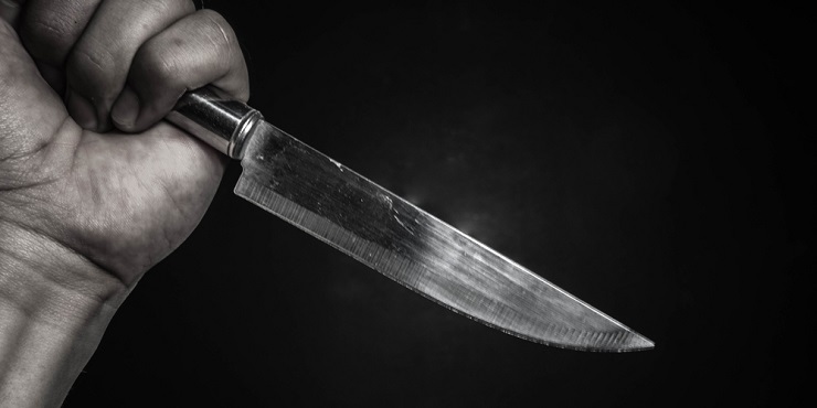 В Казахстане муж ударил ножом жену, которая ранее простила его за побои