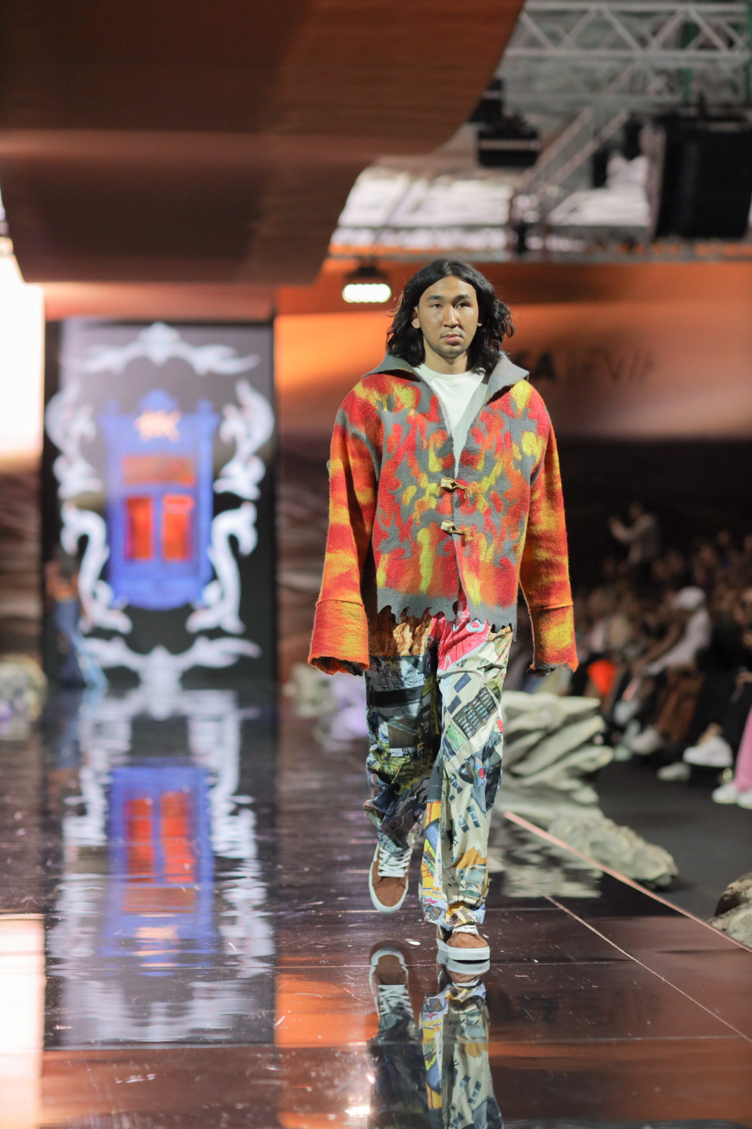 Языки пламени, лиловый и ретрошик: второй день Visa Fashion Week Almaty