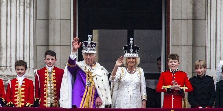 Что общего у шоу «Королева Шарлотта» с семьей Карла III: 7 невероятных фактов