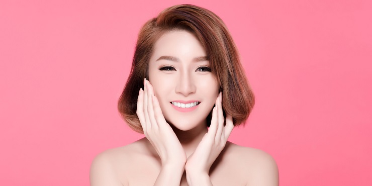 Долой K-beauty: жительницы Южной Кореи массово объявили бойкот косметике и пластическим операциям