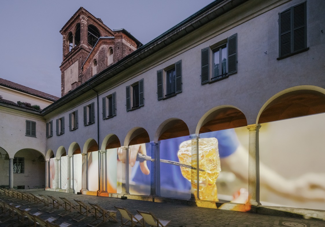 Игра света и тени: выставка Saint-Louis в Милане